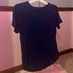 Old Navy Navy Woman’s blue T shirt